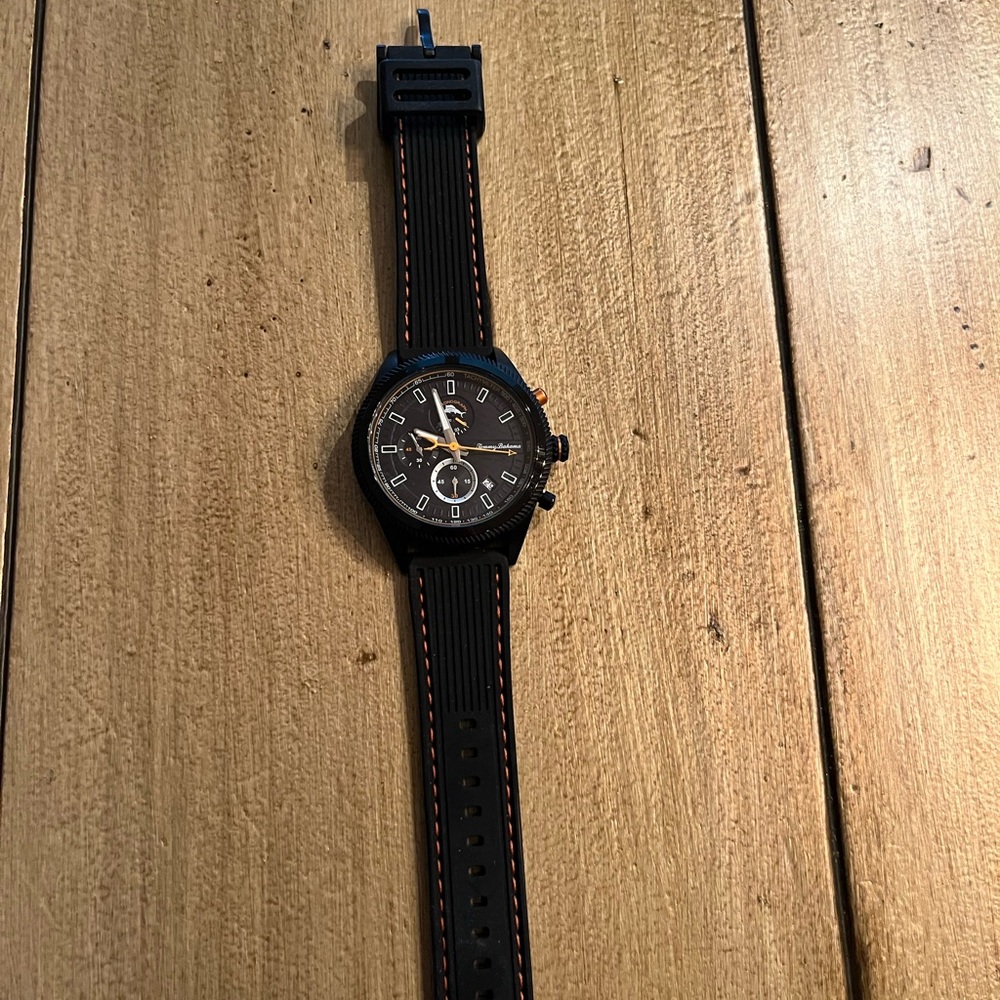 Men Tommy Bahama watch. Great condition.    Retail was 150 dollars.